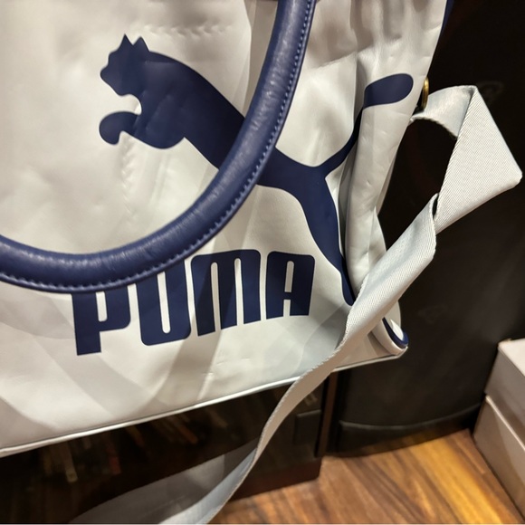 Large vintage Puma bag.   NWT - Picture 4 of 6